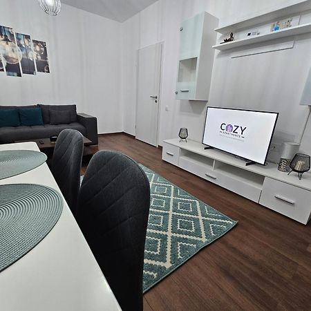 Urban Luxury Flats - Cozy Apartments At Coresi Mall #Brasov Ngoại thất bức ảnh
