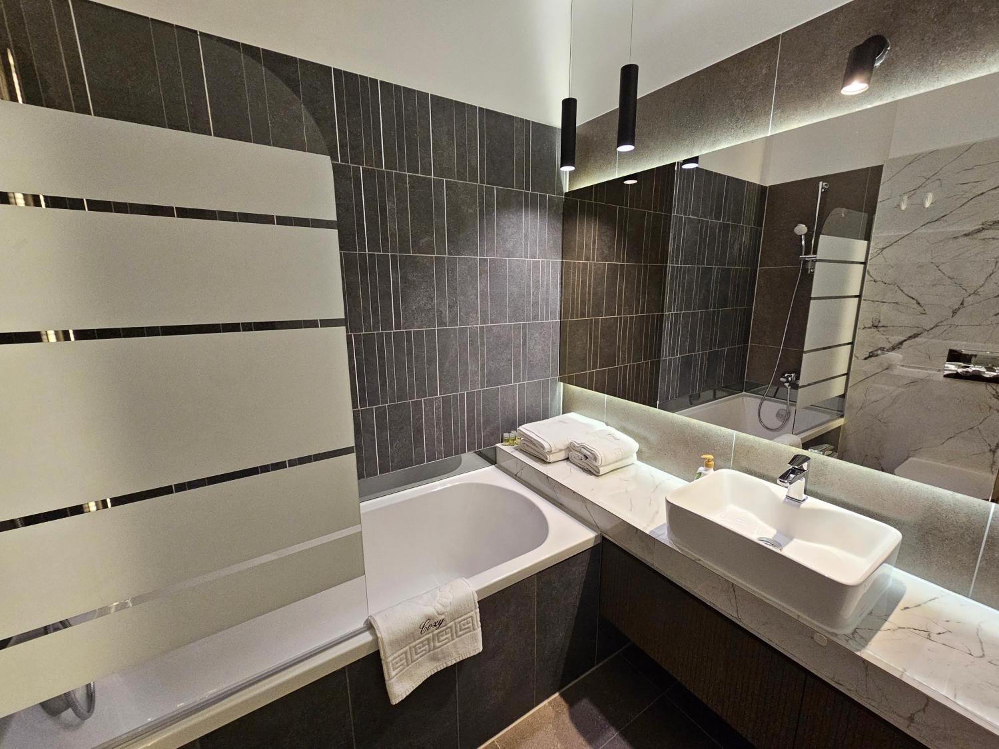 Urban Luxury Flats - Cozy Apartments At Coresi Mall #Brasov Ngoại thất bức ảnh